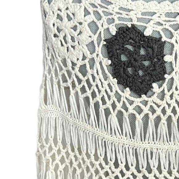 Bohemian Crocheted Cropped Poncho Size One Size Fits All - Picture 4 of 4